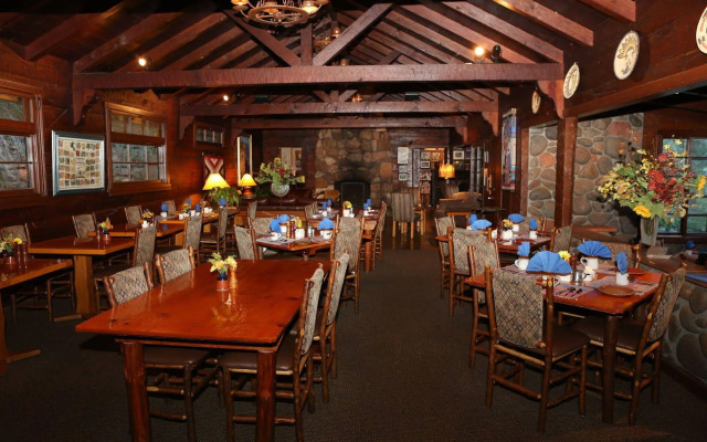 Orchard Canyon on Oak Creek