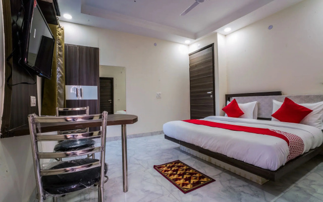 OYO 23299 Hotel Royal Orbit