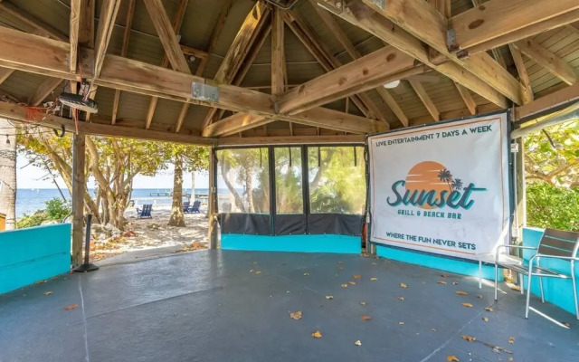 502 Little Harbor Inn
