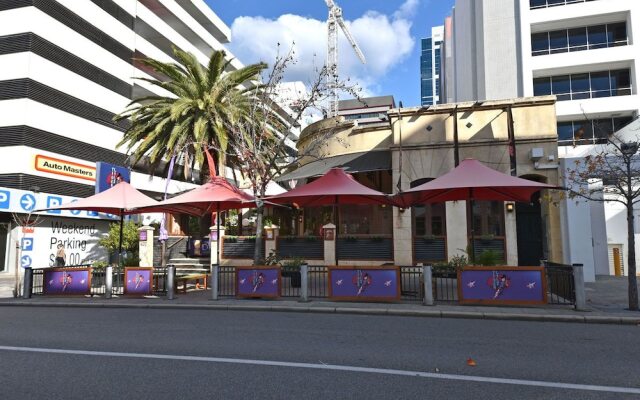 Inner Perth CBD 1X1 Apartment