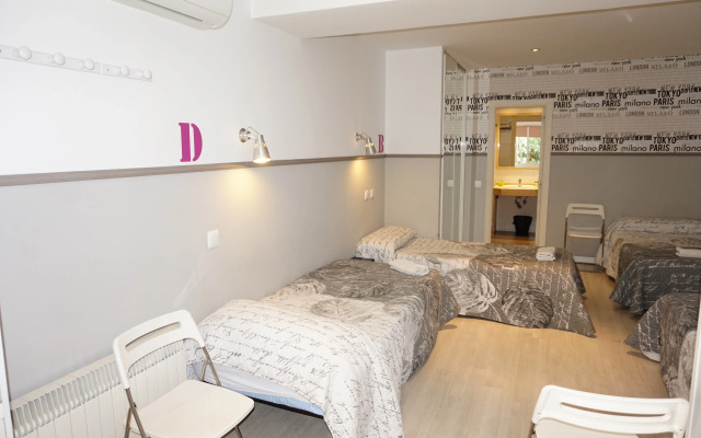 Far Home Gran Vía - Hostel