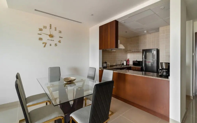 Pool View 1BR on Palm Jumeirah