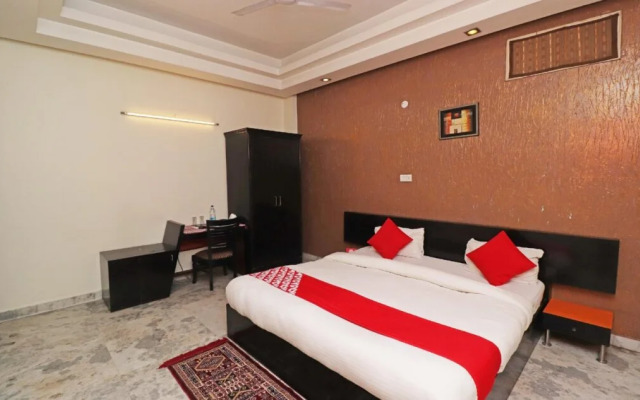 Mannat Residency By OYO Rooms
