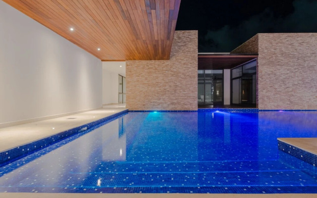 Location - 1 bdr - Rooftop Pool w Sea View - C408