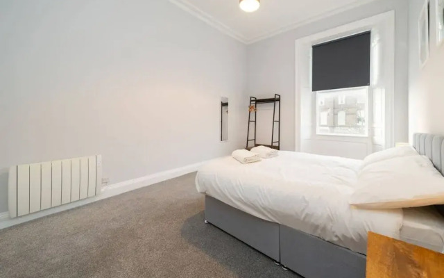 Lochside Apartment B