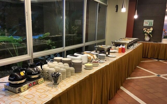 Hadyai Golden Crown Hotel