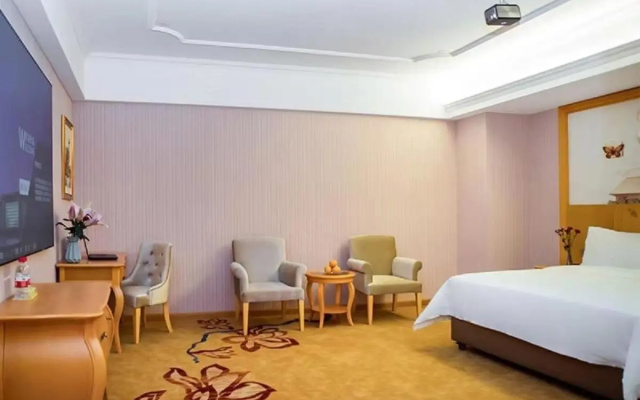 Vienna International Hotel Guangdong Maoming Wanda Plaza – Guest Rooms – Maoming
