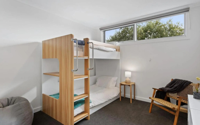 NORMANBY COASTAL - FREE WIFI, NETFLIX and ALL LINEN INCLUDED