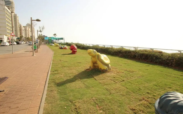 Royal Aparatment on the Sea , Blvd Nitza 34