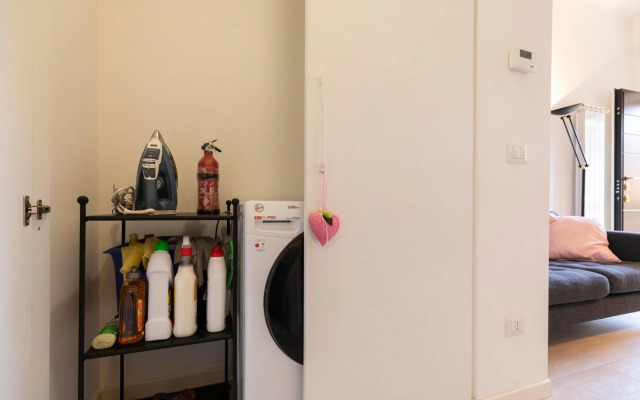 Fashion District - Top Floor Apartment