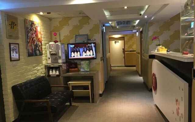R8 Eco Hotel