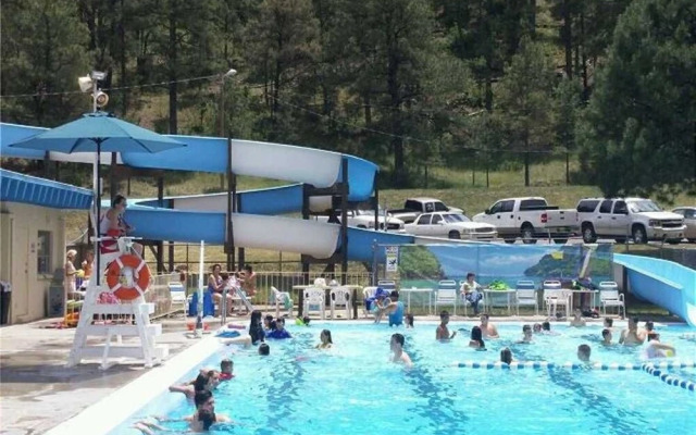 Paradise On The River Three Bedroom Cabin