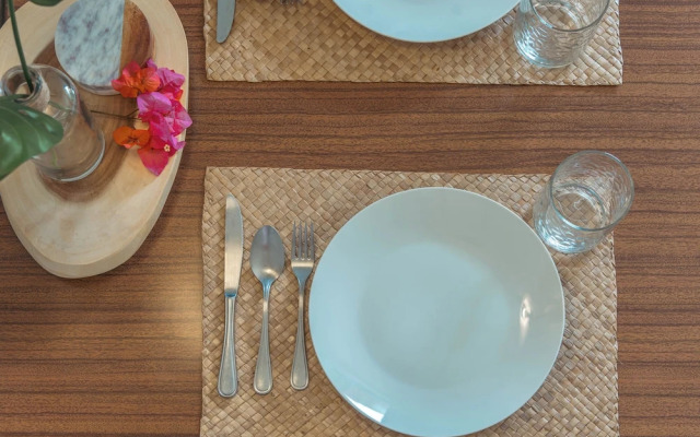 Luana Waikiki by Tropical Escapes Realty