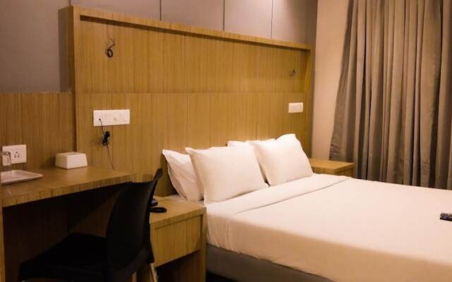 Seasons Hotel