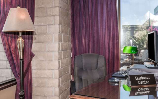 Days Inn & Suites by Wyndham Sunnyvale