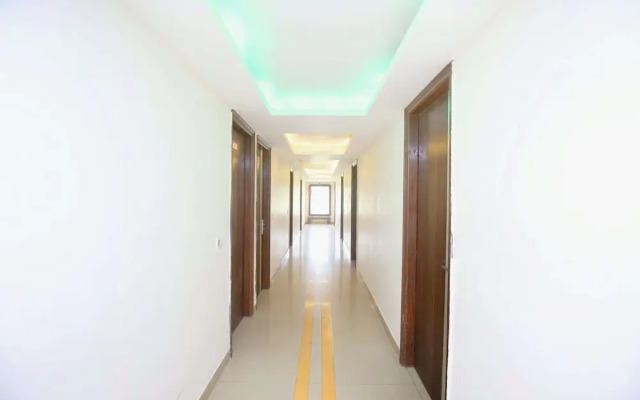 OYO 5190 Hotel Golden Inn