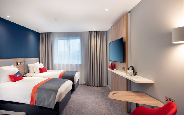 Holiday Inn Express London Heathrow T4, an IHG Hotel