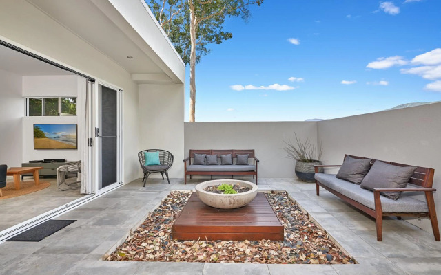 Canopy Views Luxury Holiday House Palm Cove