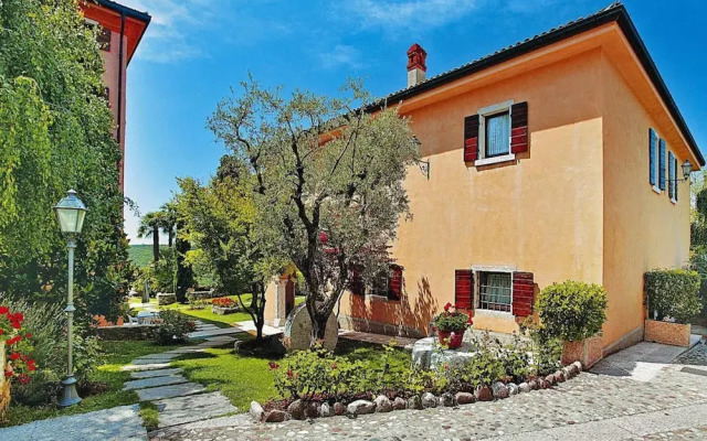 Residence La Filanda in Costermano With Pool