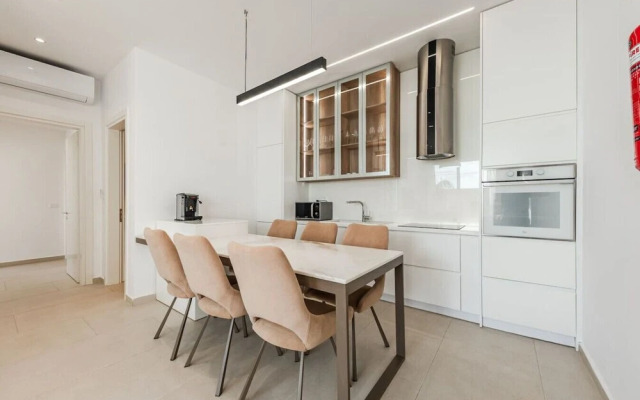 Seaside Retreat Green Coast