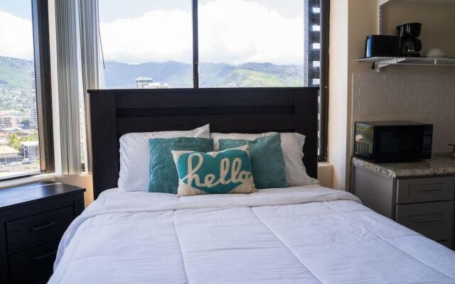Remodeled Studio With Panoramic Mountain Views!