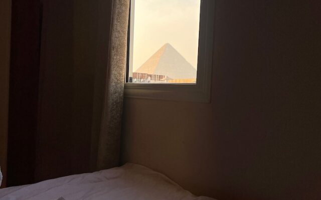Grand Pyramids View Guesthouse