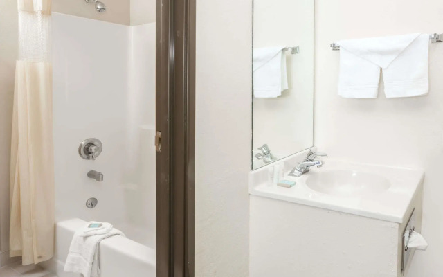 Travelodge By Wyndham Longmont