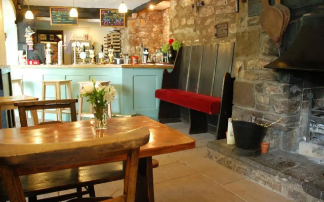 Ye Old Ferrie Inn