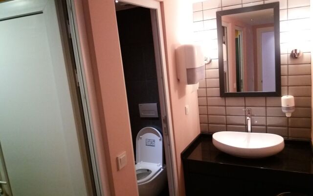 Sakura Hostel & Pub