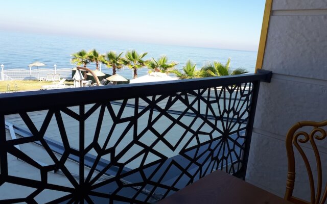 The Klazomenai Marine Hotel