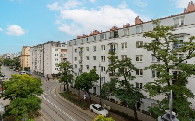 Warszawa Stalowa Apartment by Renters