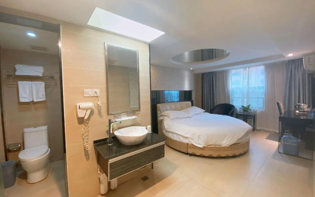 Qingmu Hotel