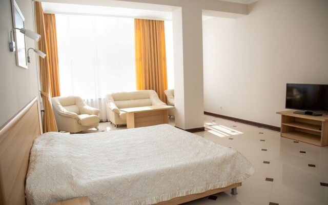 "Ателика Сокол" и Вилла "Дивный мир Сокол"