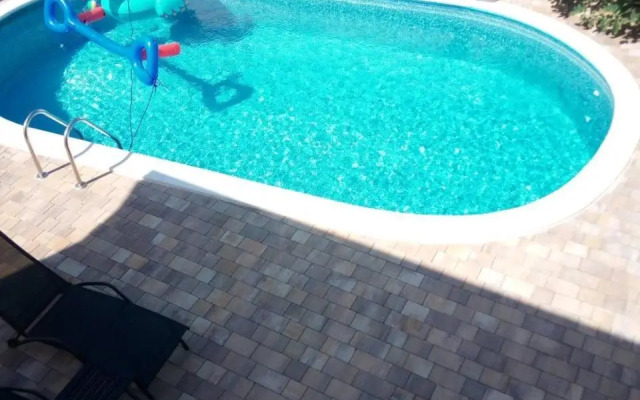 Apartment Tara with pool