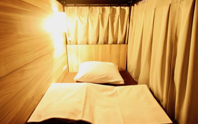 Namba Guesthouse HIVE - Hostel