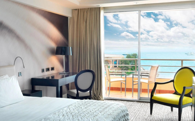 Le Meridien Beach Plaza