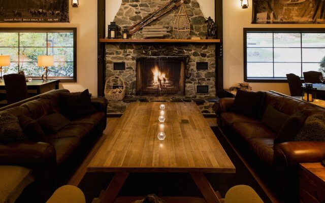 Tweedsmuir Park Lodge