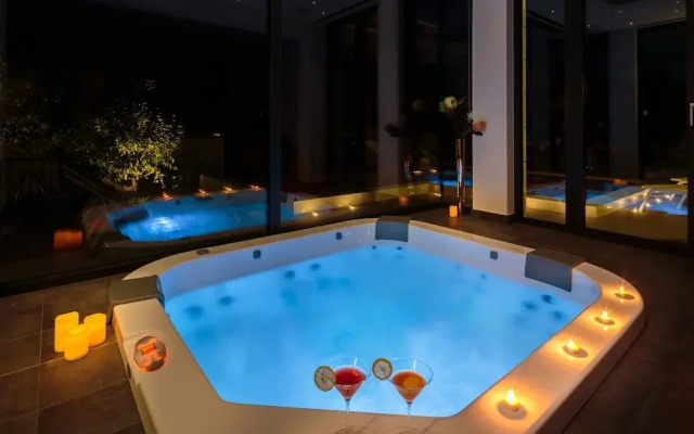 Beachfront Villa Azzurro With Pool