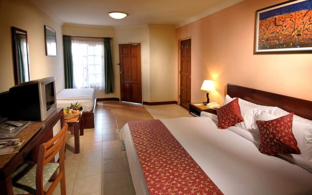 Bukit Merah Laketown Resort