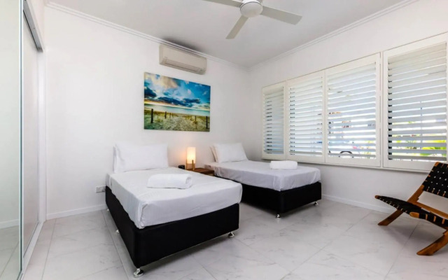 Canopy House - Palm Cove