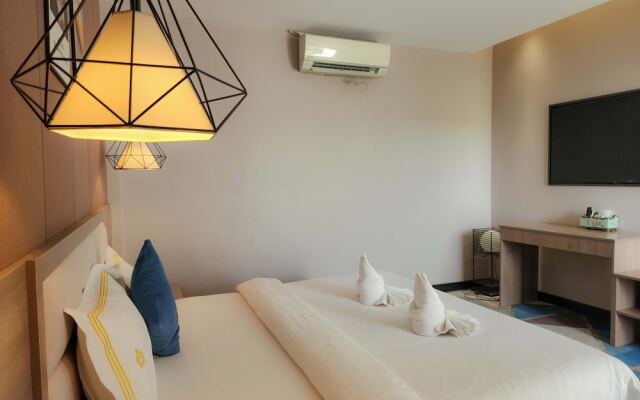 Sunshine Hotel