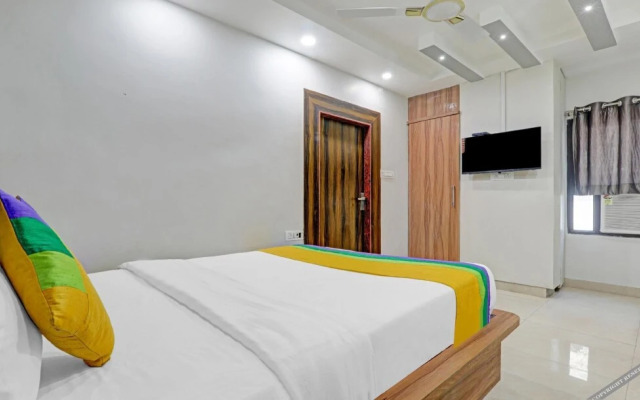 Treebo Trip Hotel Royal Galaxy