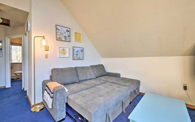 Modern Poconos Gem w/ Fire Pit, Deck & Pool Access