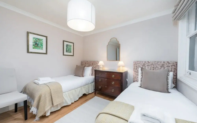 18 Wetherby Place
