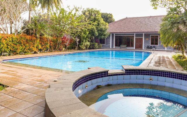 OYO 1395 Carita Asri Villas and Resort