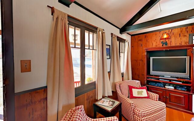 637 Talmadge Road Cabin