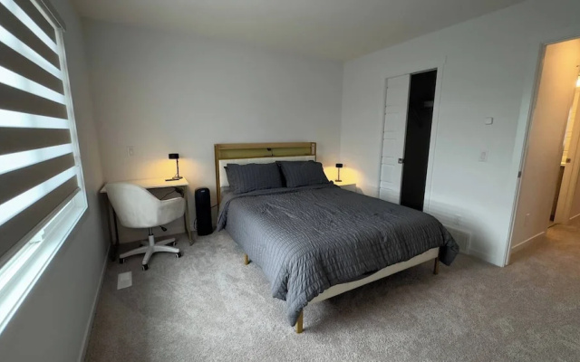 3BR Family House in NE Edmonton
