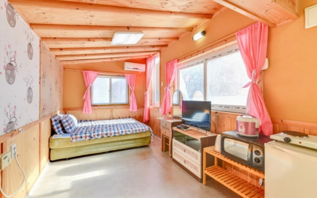 Yecheon Mulmalgeun Sangol Pension