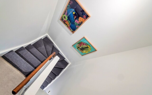 Chic 3 Bedroom City Central with Parking
