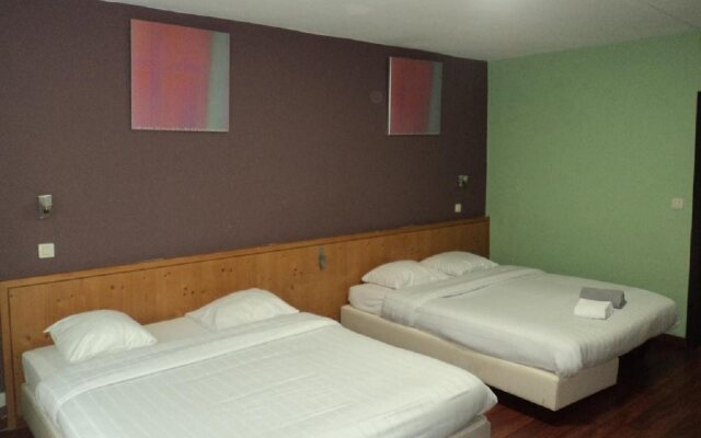 Albert Hotel